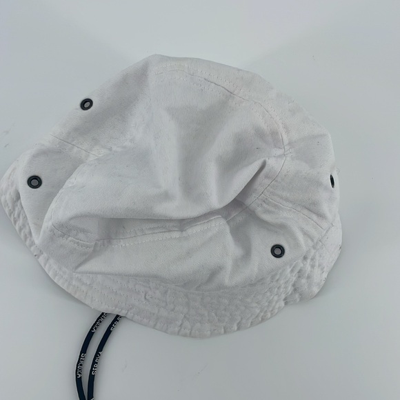 Ser.O.Ya Washed Denim Bucket Hat in White A19 - Picture 4 of 6